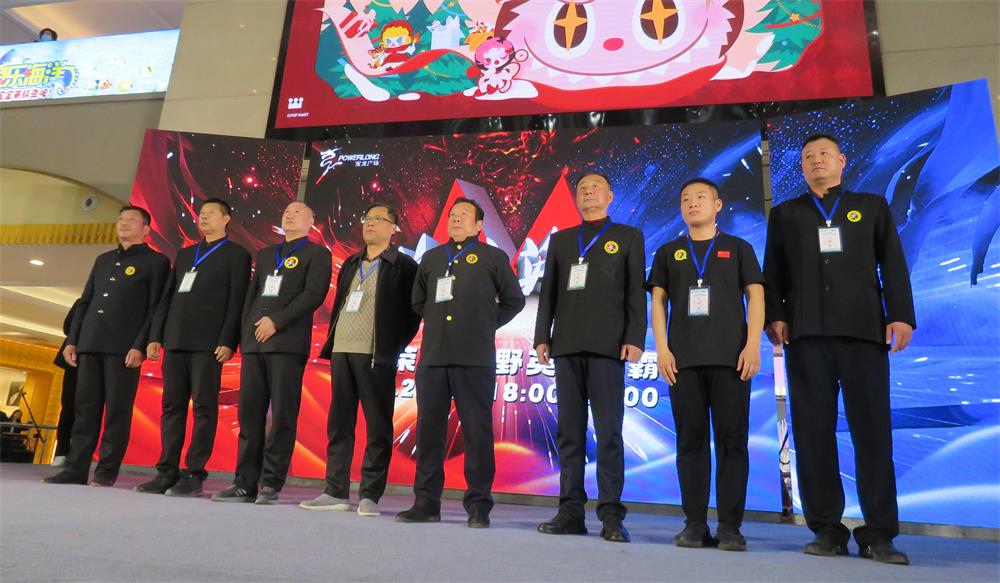 宝龙广场迎盛会 . 牧野英雄展锋芒